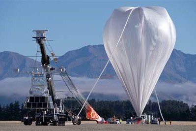 EUSO-SPB en preparación de vuelo estratosférico en Wanaka,Nueva Zelanda. Créditos: https://stratocat.com.ar/fichas-e/2017/WNK-20170424.htm